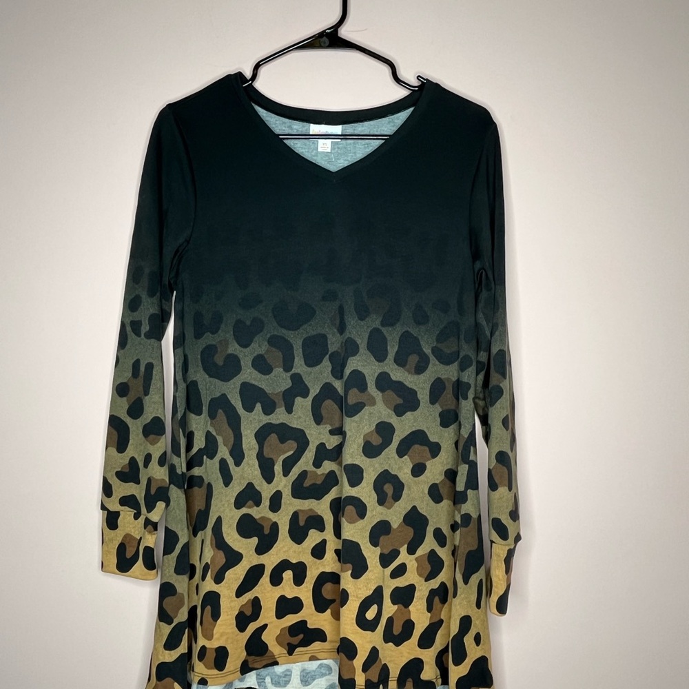 NWT LuLaRoe Elizabeth Long Sleeve Shirt
